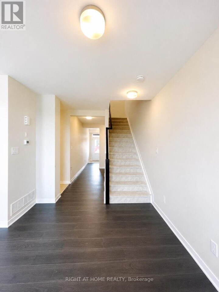 Property Photo: 827 Andesite Terrace ON K2J 7H4