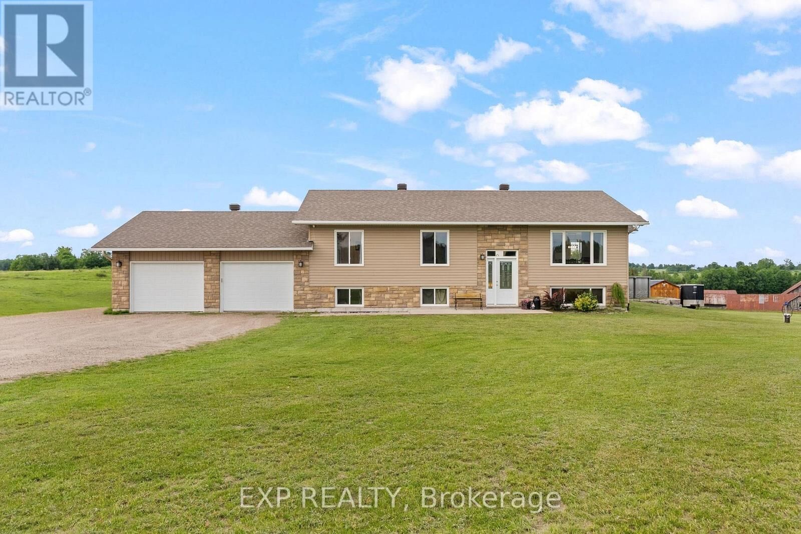 Property Photo:  566A Pinnacle Road  ON K7V 3Z6 