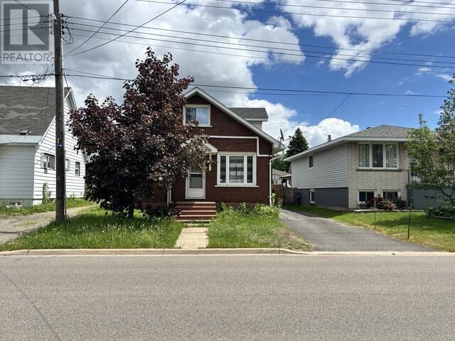 Property Photo: 330 Franklin St ON P6C 4A8