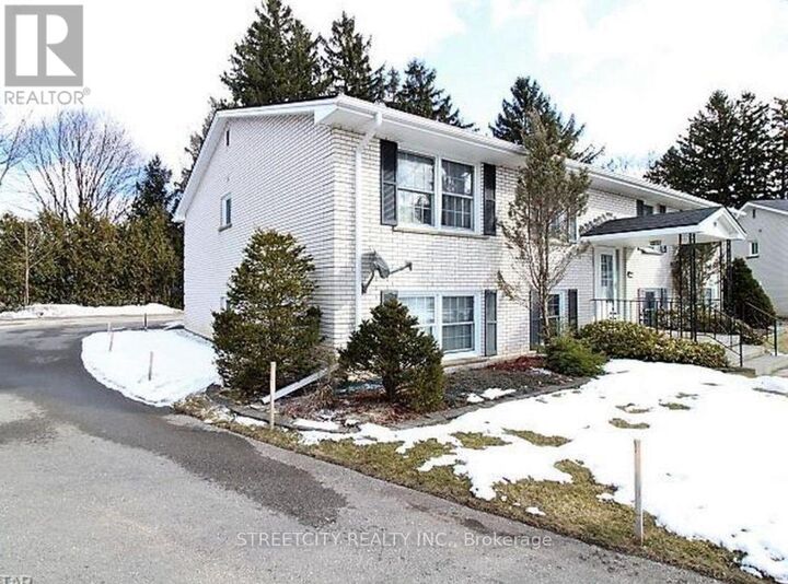 Property Photo:  19 Johnson Place 1  ON N5P 2E9 