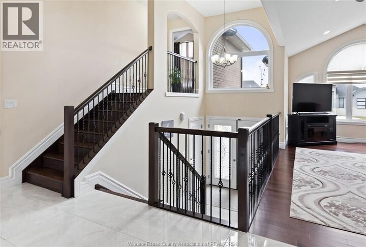 Property Photo:  901 Lakewood Crescent Upper  ON N0R 1A0 
