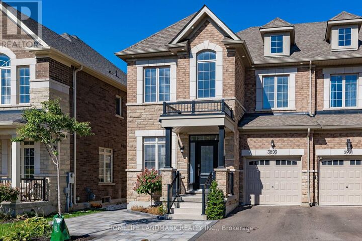 Property Photo: 3899 Arvona Place ON L5M 0Y5