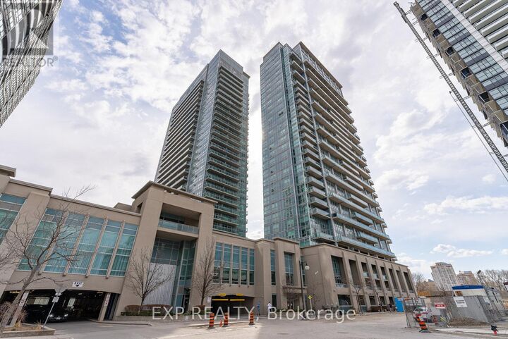 Property Photo:  165 Legion Road North 422  ON M8Y 0B3 