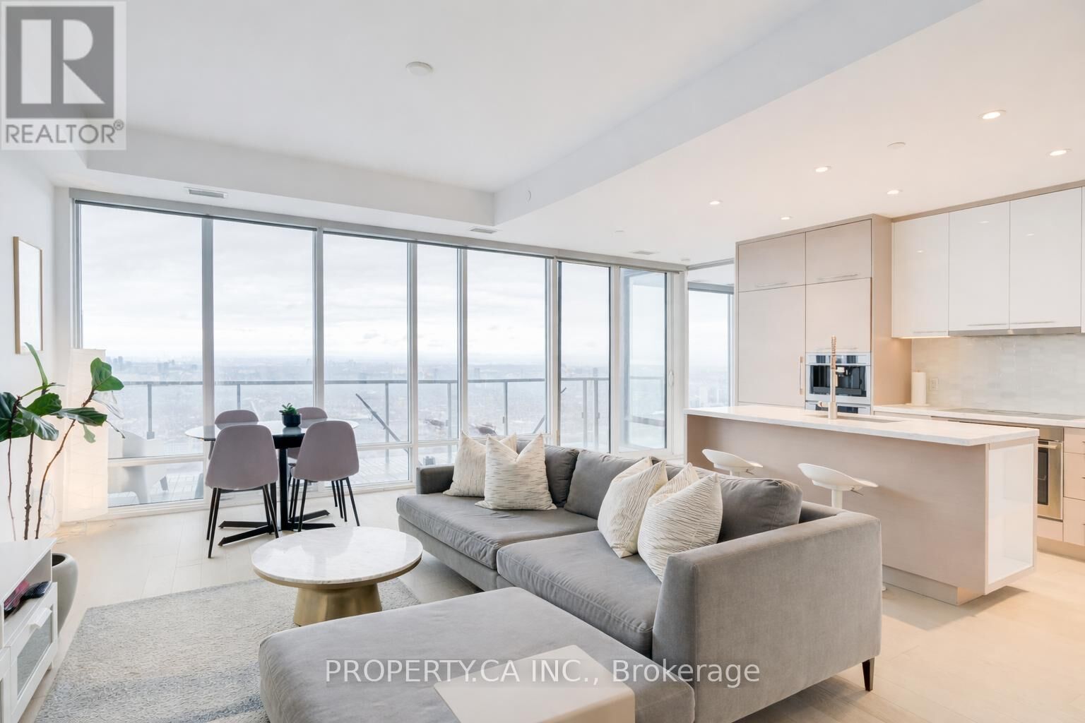 Property Photo: 488 University Avenue 5308 ON M5G 0C1