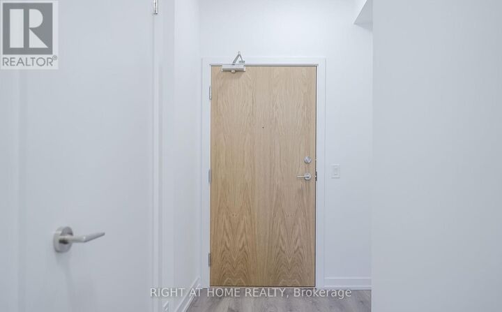 Property Photo: 1435 Celebration Drive 2803 ON L1W 0C3