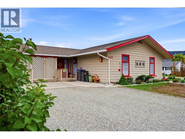 2102 Clapperton Avenue — photo 1