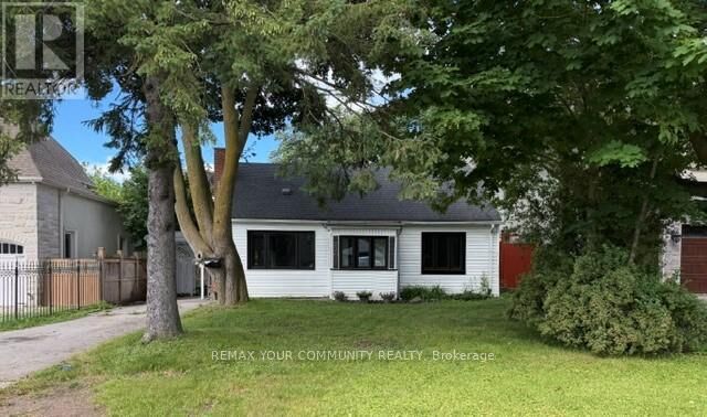 Property Photo:  220 Ruggles Avenue  ON L4C 1Y5 