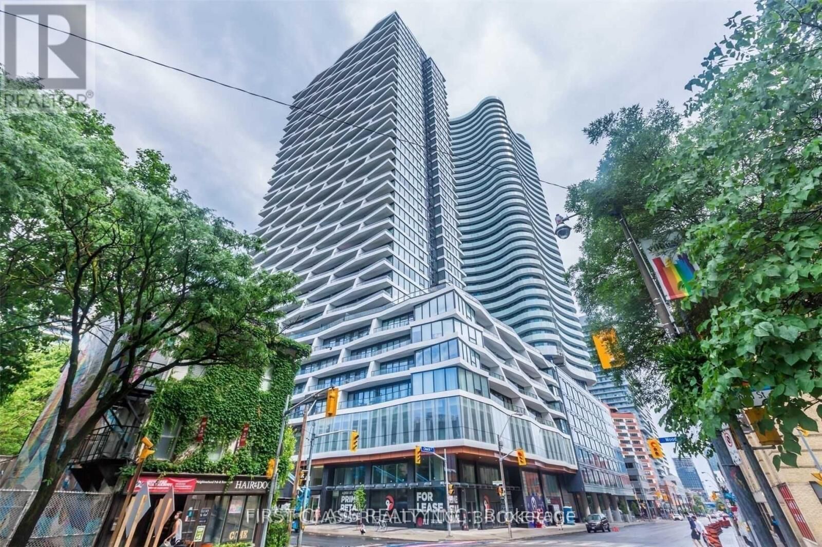 Property Photo: 85 Wood Street 2310 ON M4Y 0E8