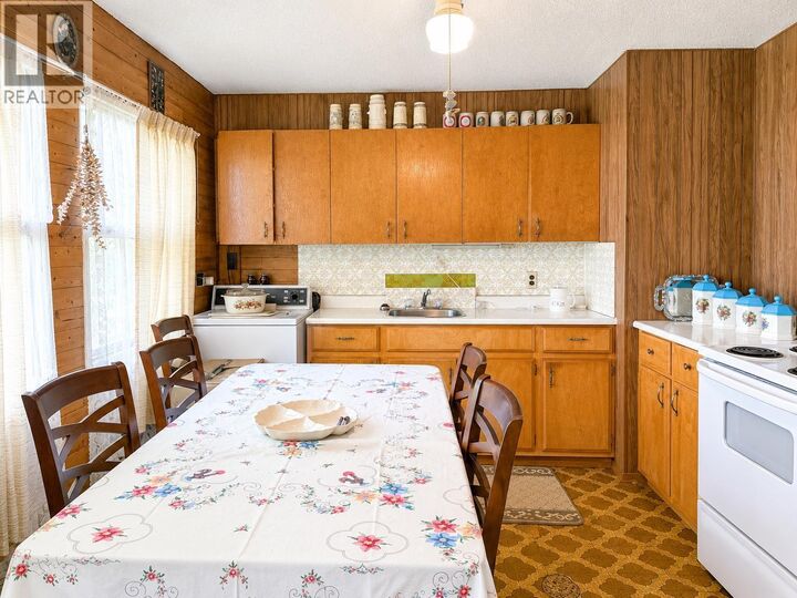 Property Photo: 5 Brant Street BC V8C 1R5