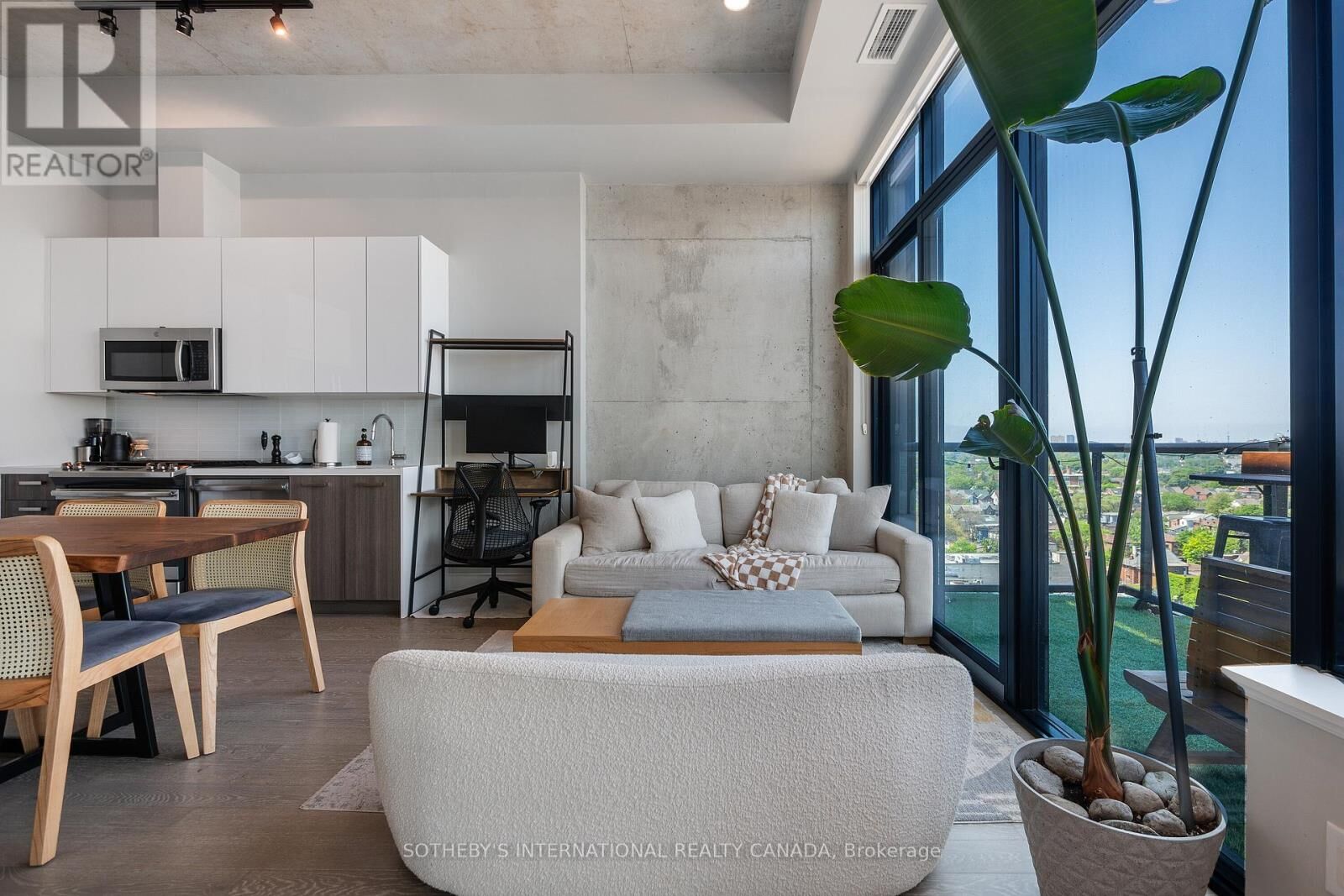 Property Photo: 608 Richmond Street West Ph01 ON M5V 1Y9