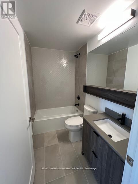 Property Photo: 8888 Yonge Street 323 ON L4C 5V6