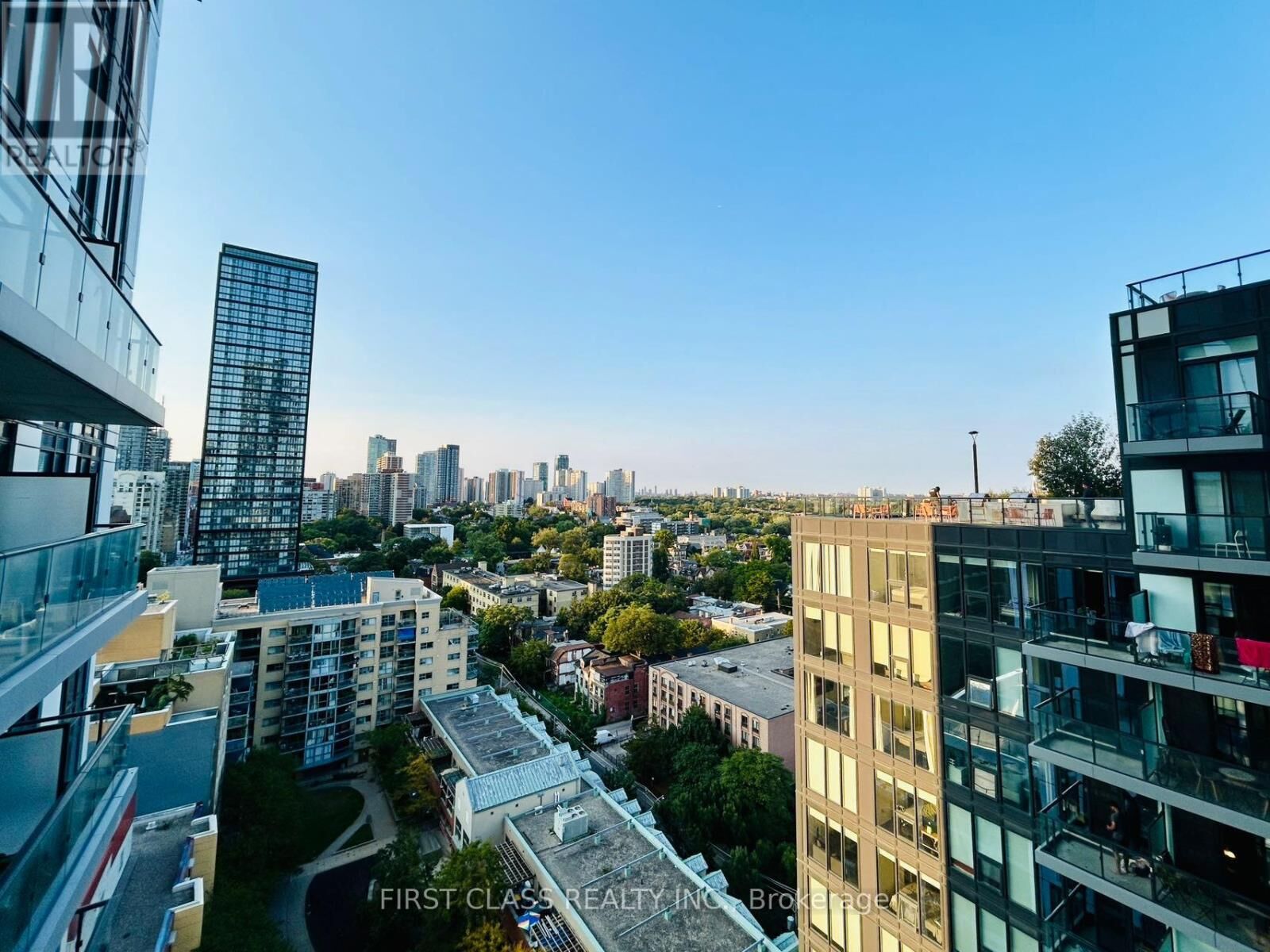 Property Photo:  251 Jarvis Street 1801  ON M5B 0C3 
