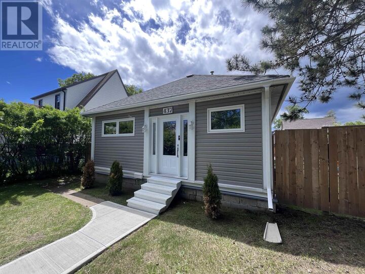Property Photo:  437 Hodder Ave  ON P7A 1V1 