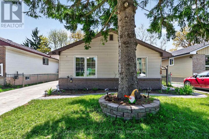 Property Photo:  95 Virginia Street  ON K7K 5Y3 
