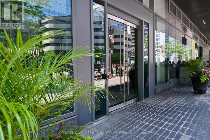 Property Photo:  770 Bay Street 2504  ON M5G 0A6 