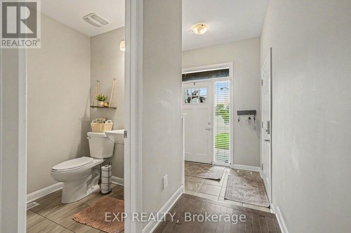 Property Photo:  92 Gardenpost Terrace  ON K4A 5H2 
