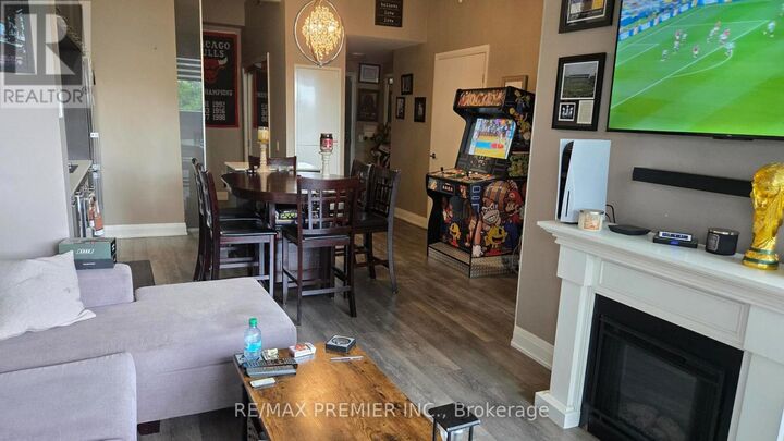 Property Photo:  4800 Highway 7 West 339  ON L4L 1H8 