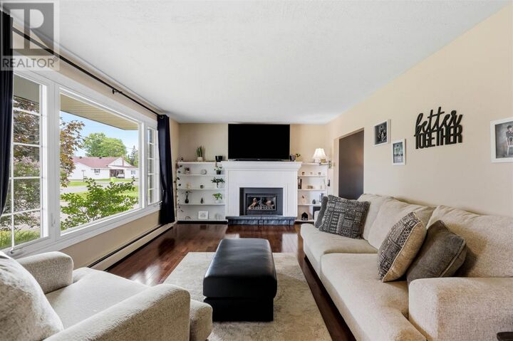 Property Photo:  309 Whitney Ave  ON P6C 5L9 