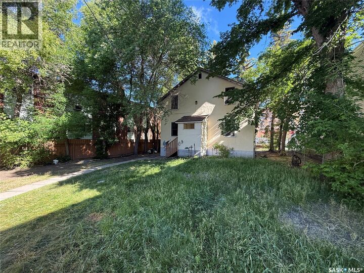 Property Photo:  1705 20th Street  SK S7M 0Z8 