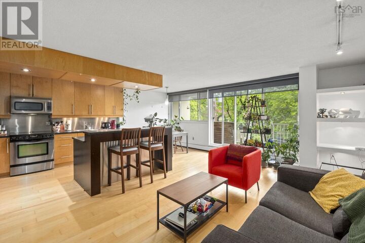 990 McLean Street 404 — photo 1