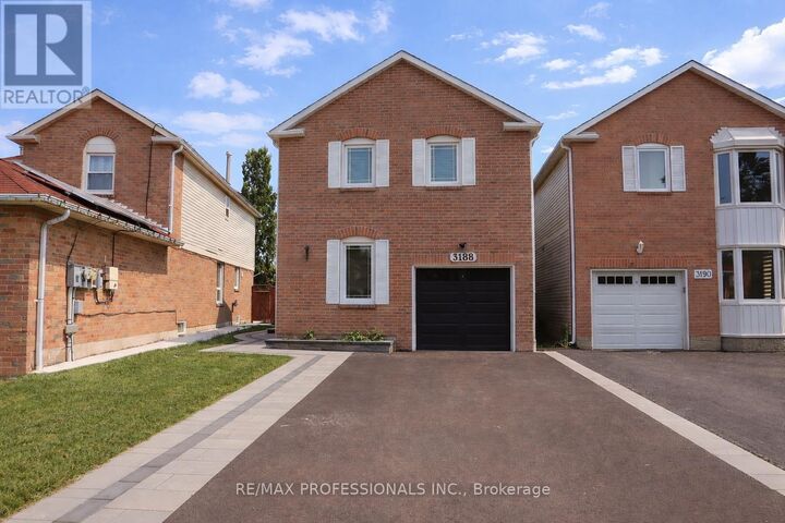 Property Photo:  3188 Cambourne Crescent Lower  ON L5N 5G1 