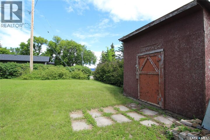 Property Photo:  610 Broadway Avenue  SK S0G 3N0 