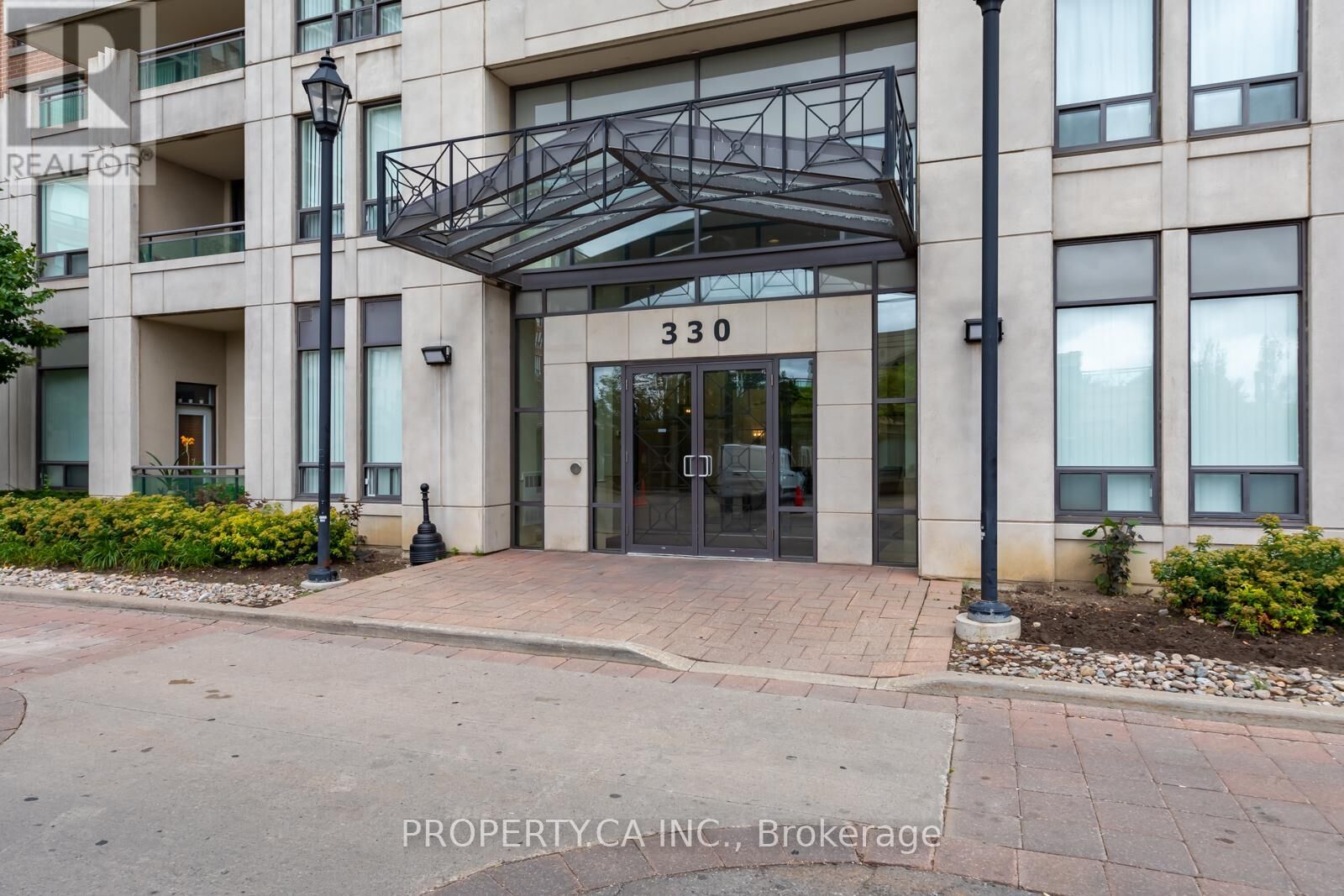 Property Photo: 330 Red Maple Road 214 ON L4C 0T6