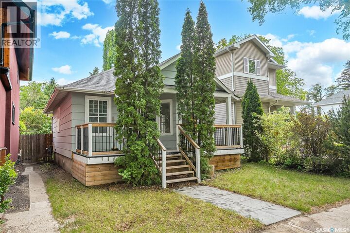 Property Photo: 902 10th Street E SK S7H 0H5