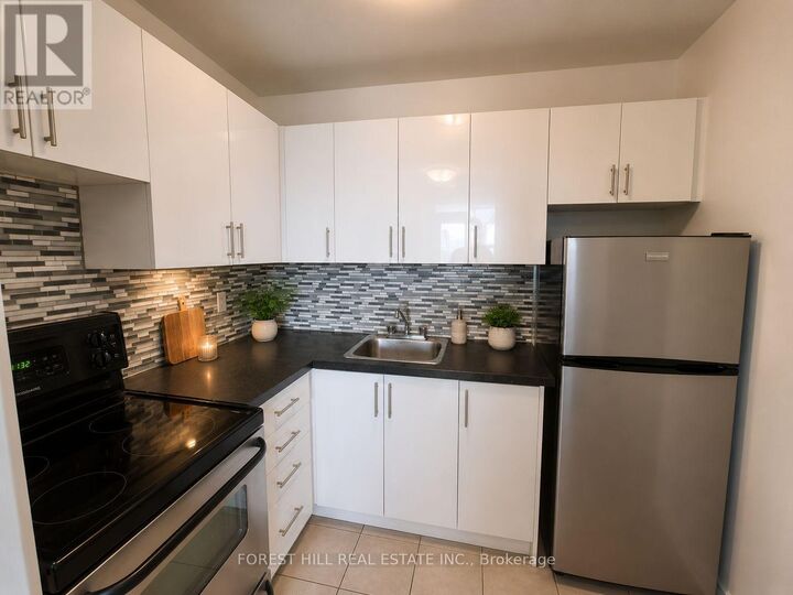 Property Photo:  90 Tyndall Avenue 805  ON M6K 2E6 