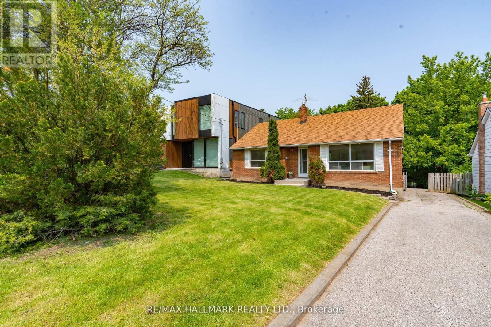 Property Photo:  104 Highland Park (Main) Boulevard  ON L3T 1B7 