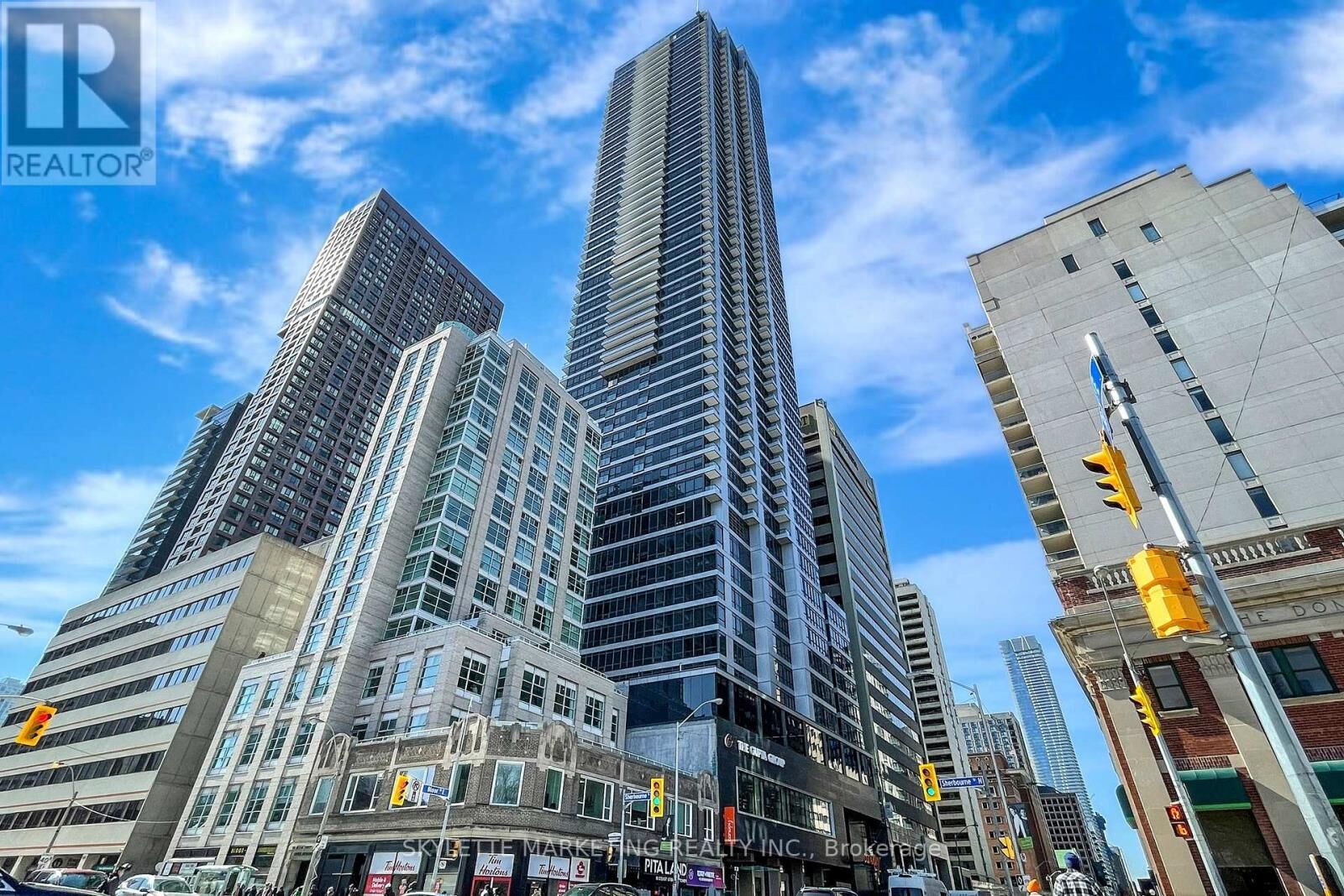 Property Photo: 395 Bloor Street East 3201 ON M4W 1H7