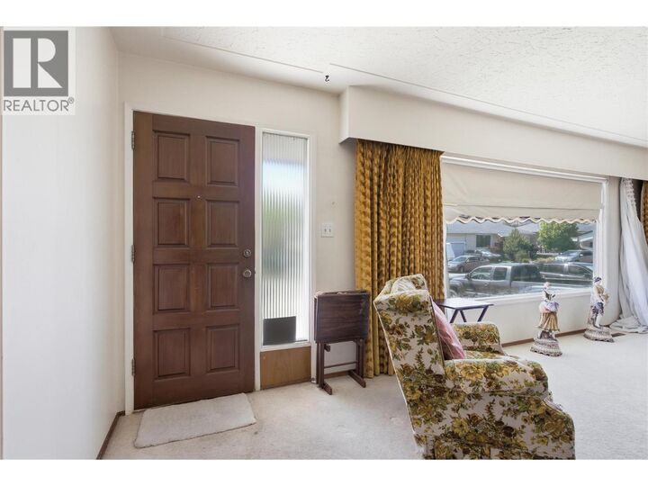 Property Photo: 283 Chestnut Avenue BC V2B 1L4