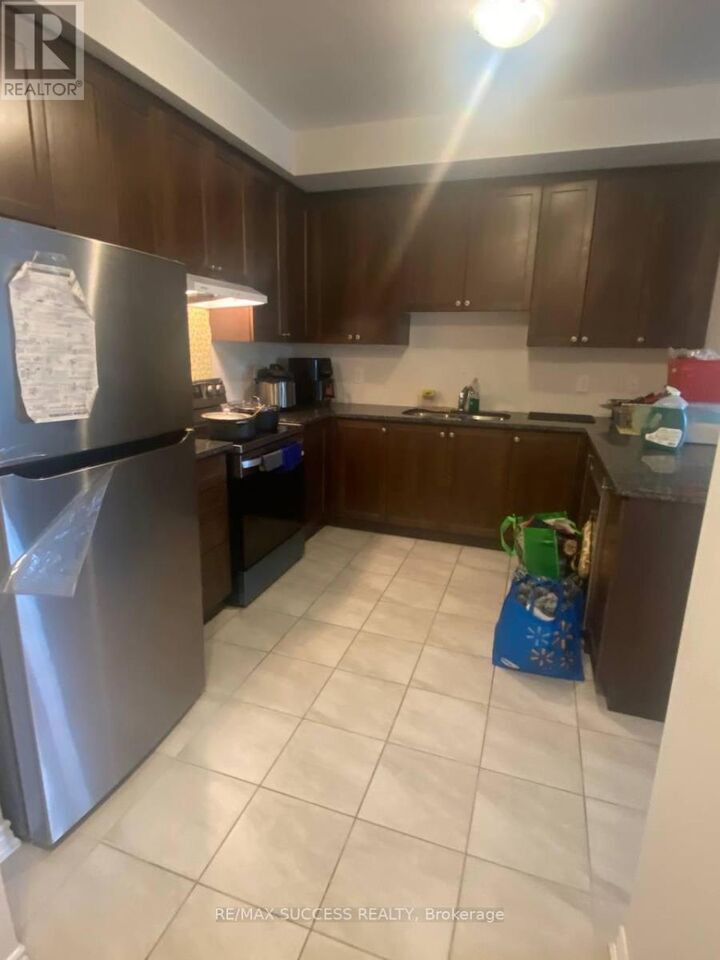 Property Photo:  677 Park Road North 87  ON N3R 0C2 