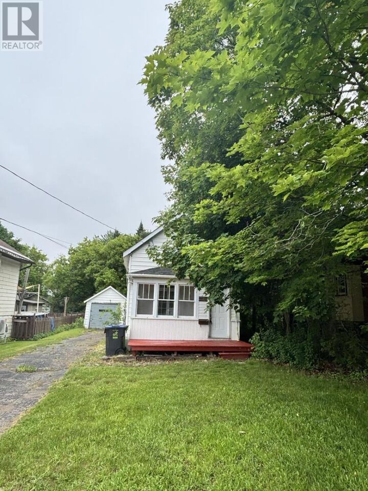 Property Photo: 395 Morin St ON P6C 3E7