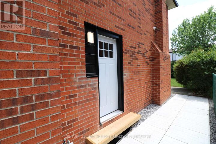 Property Photo:  263 Ingleton Boulevard Bsmt  ON M1V 2A3 