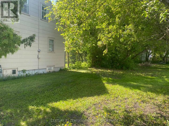Photo de la propriété: 408 Grills Street ON P0J 1P0