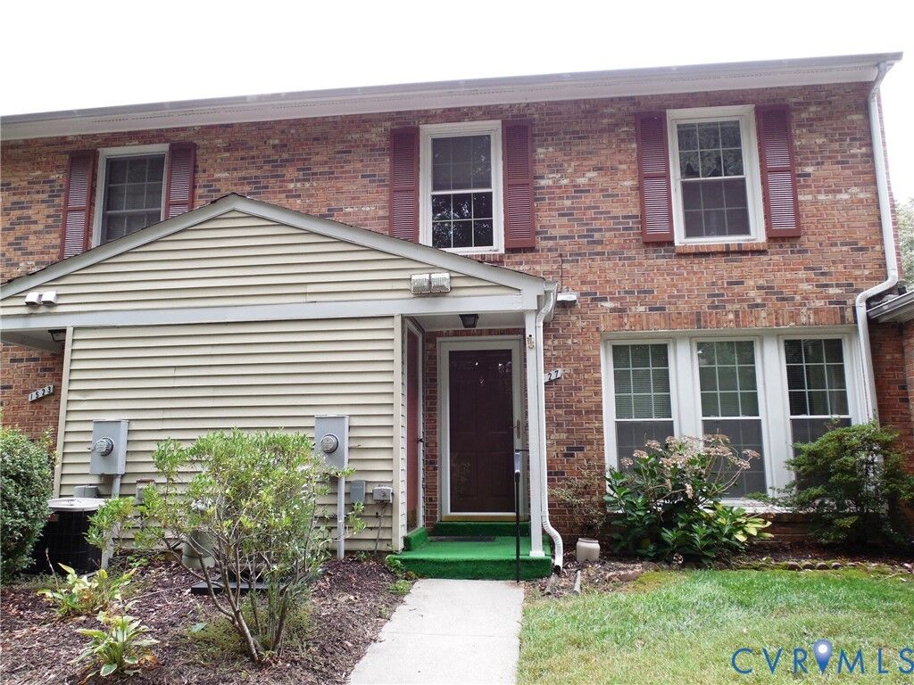 Property Photo:  1527 Yellow Tavern Court  VA 23228 