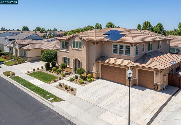 Property Photo:  449 Avondale Ct  CA 94513 