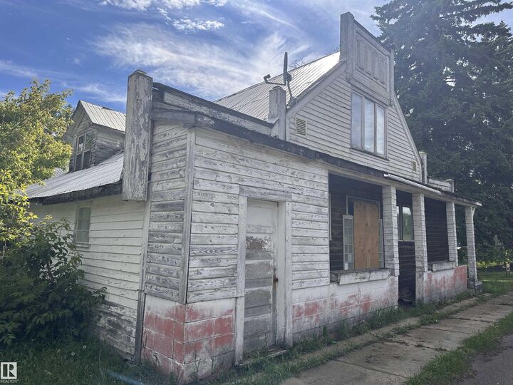 Property Photo: 5011 50 Avenue AB T0G 0Y0