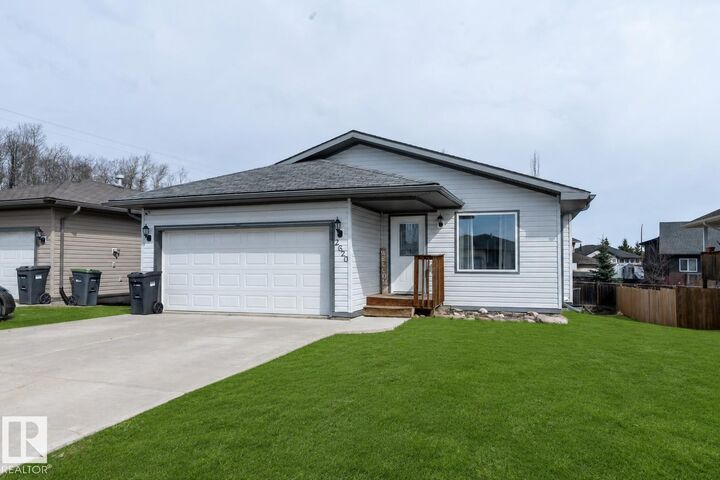 2620 Lake Avenue — photo 1