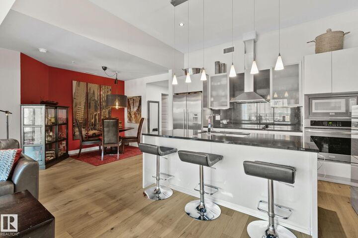 Property Photo:  10388 105 Street NW 201  AB T5J 0C2 