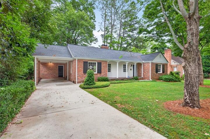 Property Photo:  225 Mount Vernon Place  GA 30606 