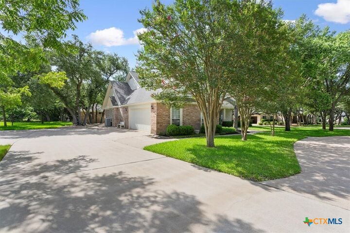 Property Photo: 901 Salado Oaks Drive TX 76571