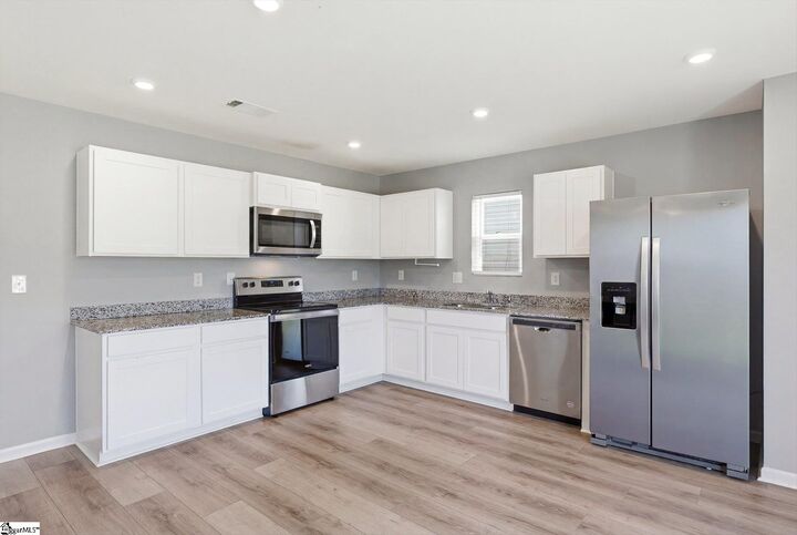 Property Photo: 607 Farmstead Trail SC 29349