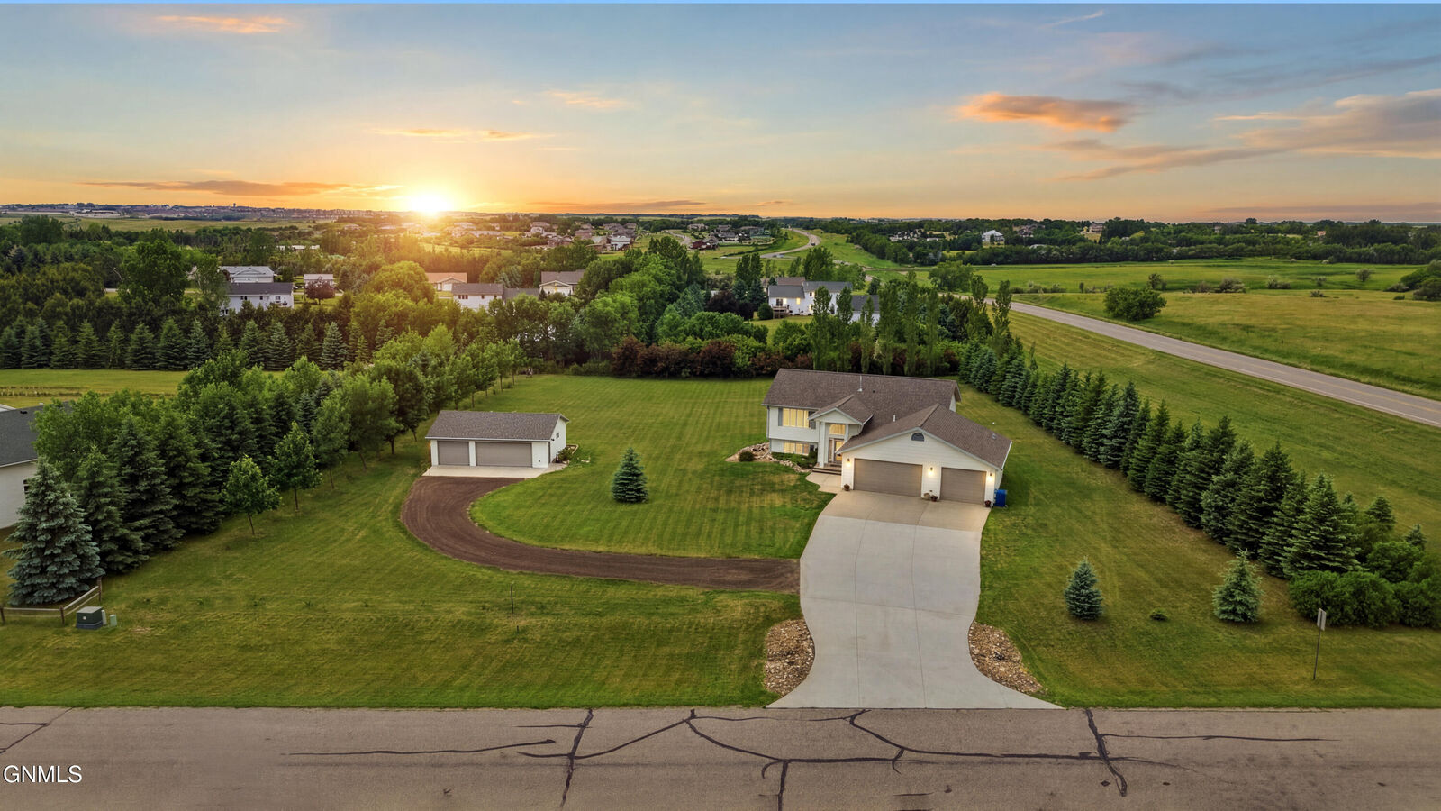 Property Photo: 7020 Endicott Drive ND 58503