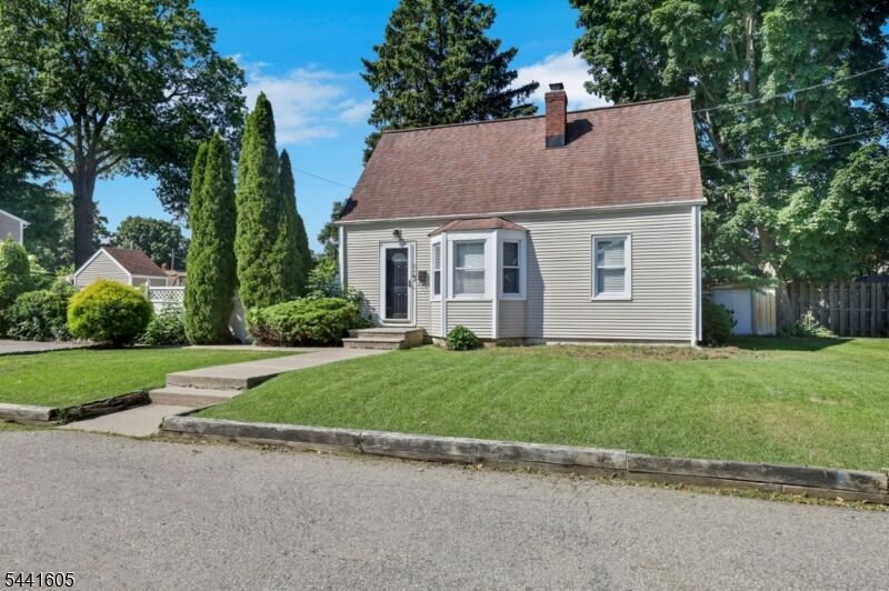 Property Photo:  20 Harding Ave  NJ 07442 