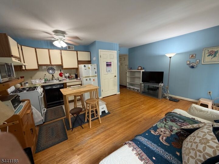 Property Photo:  353 Marshall St 2C  NJ 07503 