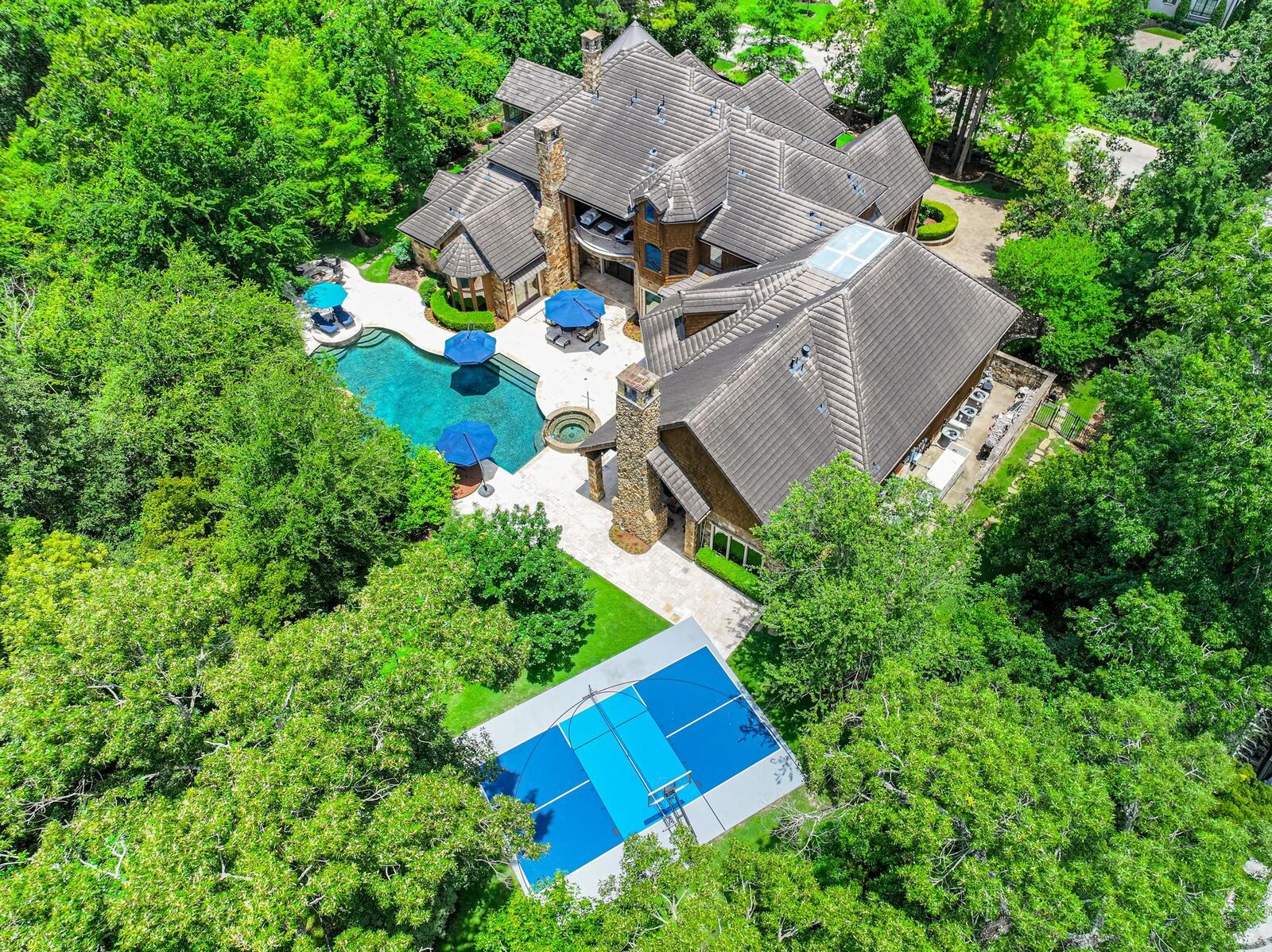 Property Photo: 247 S Fazio Way TX 77389