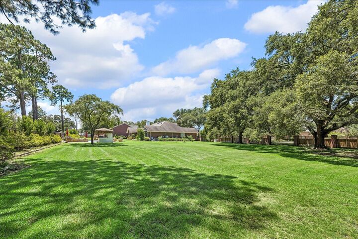 Property Photo:  6211 S Woods Lane  TX 77494 