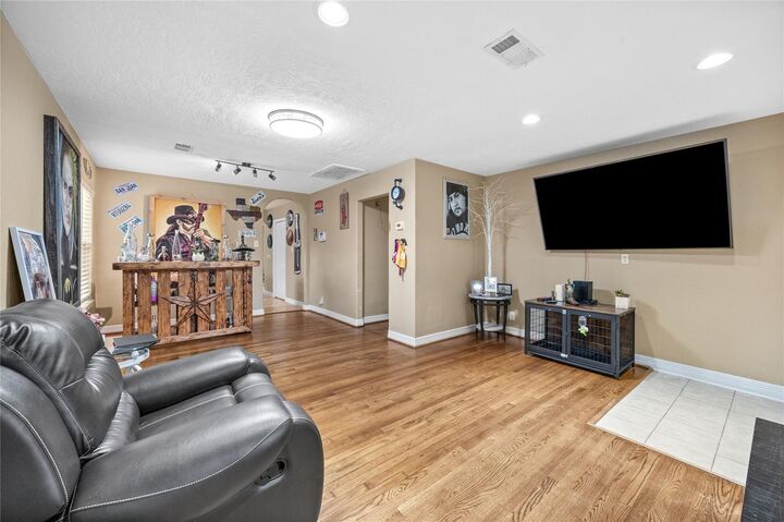 Property Photo:  8112 Milredge Street  TX 77017 